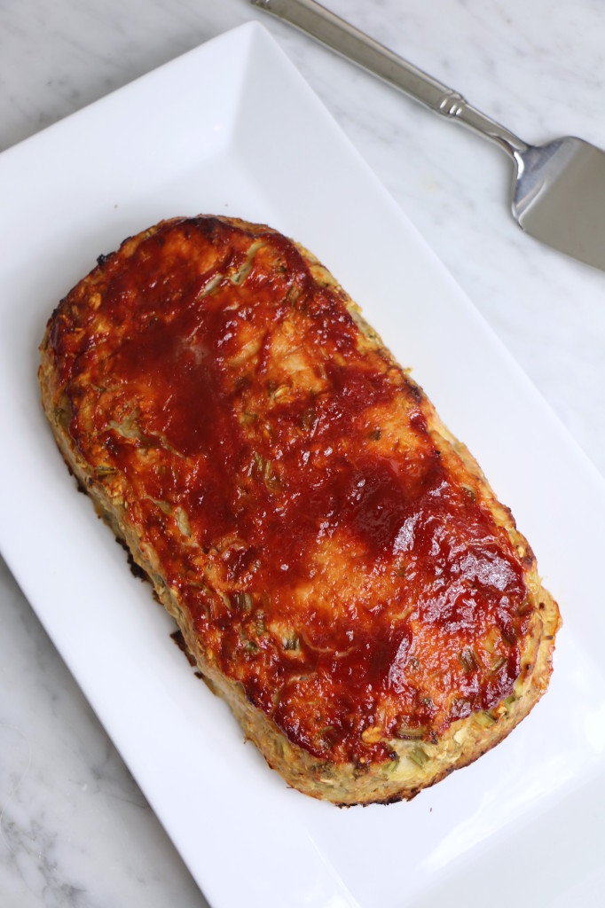 Apple Sage Turkey Meatloaf - so moist, delicious, and full of fall flavor. A great healthy alternative to beef recipes. 