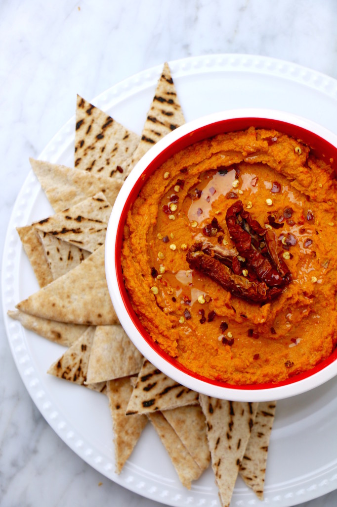 Healthy Roasted Red Pepper Hummus