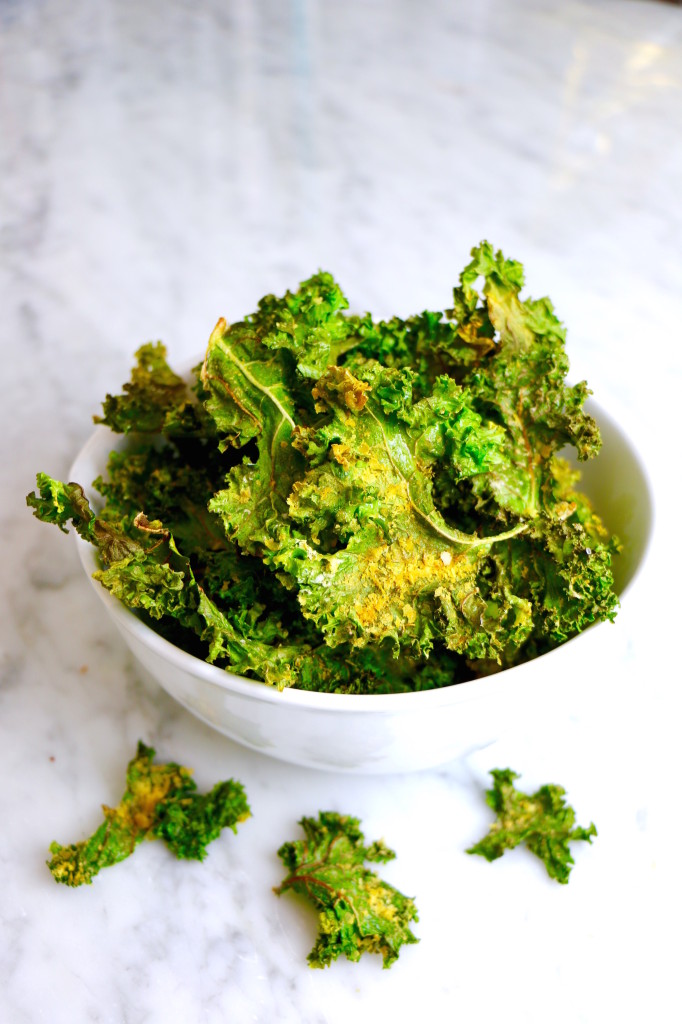How to Make Vegan Cheese Kale Chips