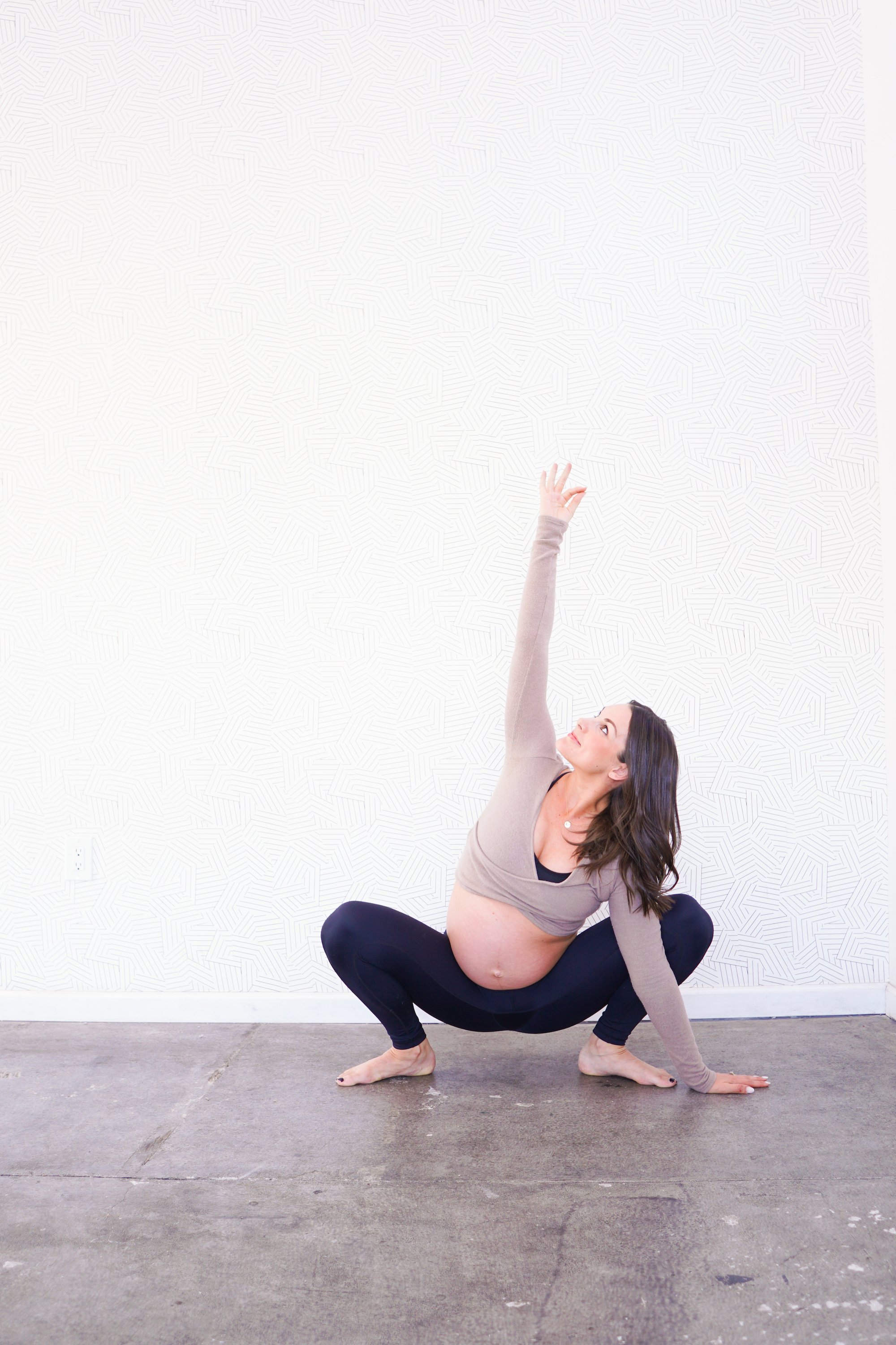 Top more than 124 prenatal yoga poses 3rd trimester super hot ...