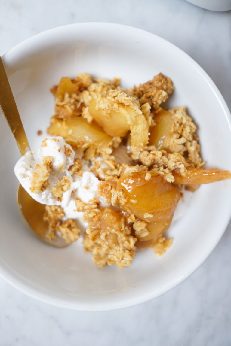Easy Vegan Apple Crisp healthy + delicious! // Whitney E. RD